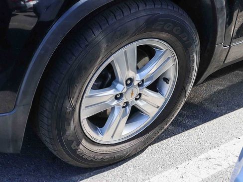 Used 2020 Chevrolet Trax LT w/ LT Convenience Package image 4