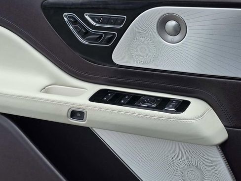 Certified 2023 Lincoln Aviator Black Label w/ Class IV Trailer Tow Package image 14