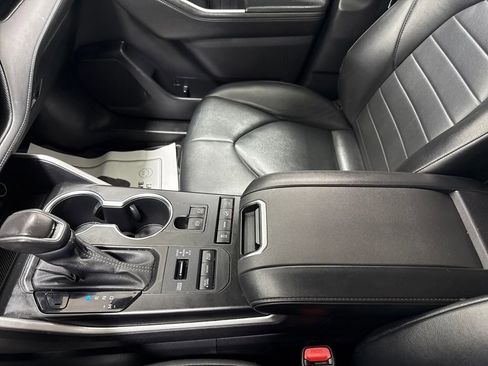 Used 2022 Toyota Highlander XLE image 26