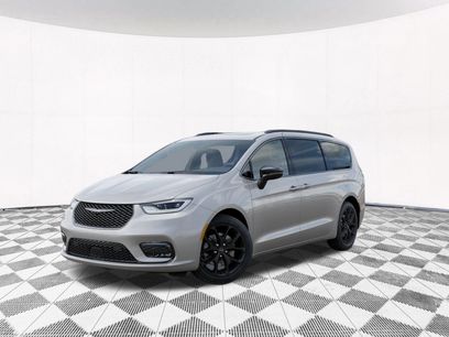 New 2026 Chrysler Pacifica Limited