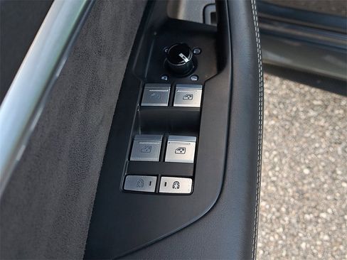 Used 2022 Audi RS 6 w/ Carbon Optic Package image 21