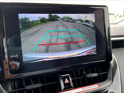 Used 2025 Toyota Corolla LE FWD image 20