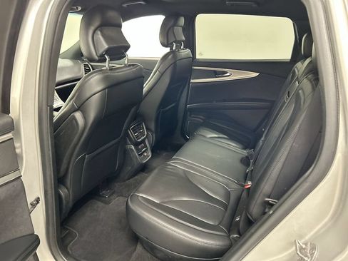 Used 2019 Lincoln Nautilus Select AWD/4WD image 21