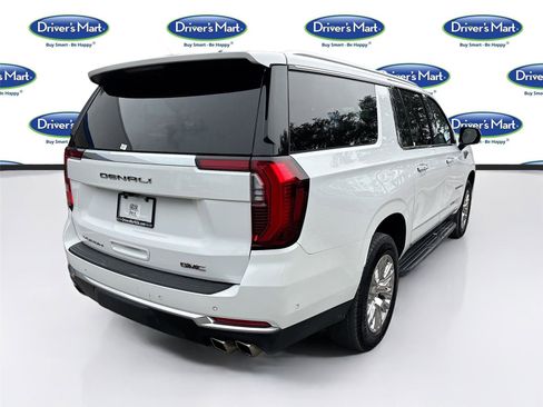 Used 2025 GMC Yukon XL Denali RWD image 7