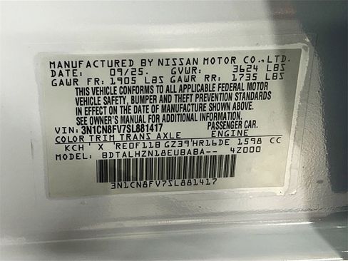 New 2025 Nissan Versa SR w/ Trunk Package image 29