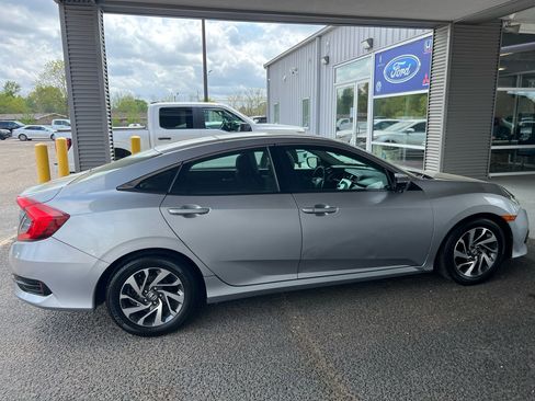 Used 2016 Honda Civic EX image 10