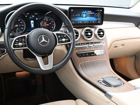 Used 2021 Mercedes-Benz GLC 300 image 7