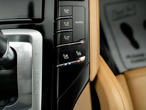 Used 2017 Porsche Cayenne image 25