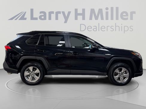 Used 2025 Toyota RAV4 XLE AWD/4WD image 6