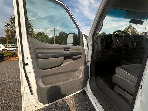 Used 2015 Nissan NV 2500 SV image 12