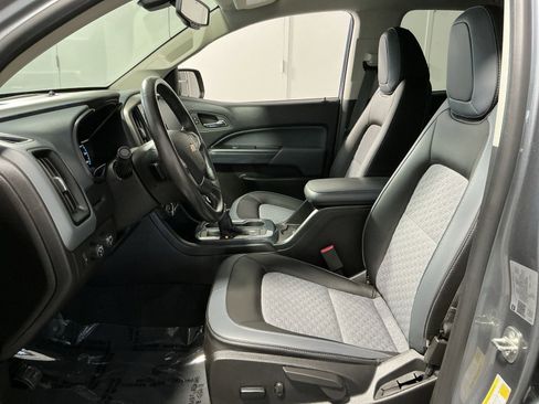Used 2022 Chevrolet Colorado Z71 AWD/4WD image 14