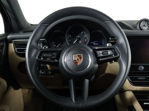 Certified 2026 Porsche Macan AWD/4WD image 12