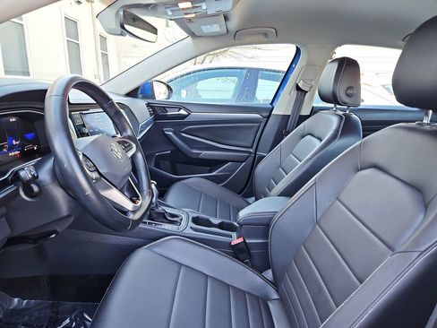 Used 2024 Volkswagen Jetta SE image 20