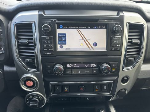 Used 2017 Nissan Titan PRO-4X w/ Pro-4x Convenience Package image 10