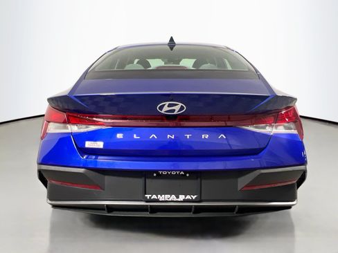 Used 2024 Hyundai Elantra SEL FWD image 6