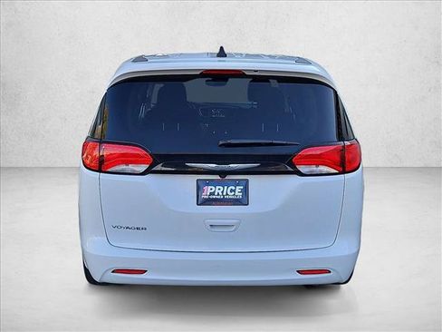 Used 2023 Chrysler Voyager LX FWD image 7
