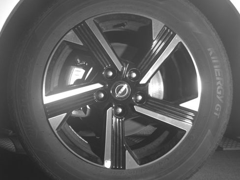 Used 2025 Nissan Sentra SV FWD image 12