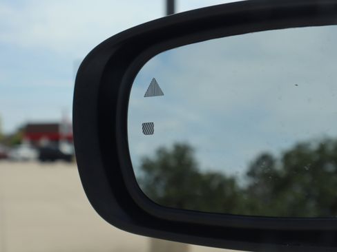 Used 2023 Chrysler 300 Touring L image 25