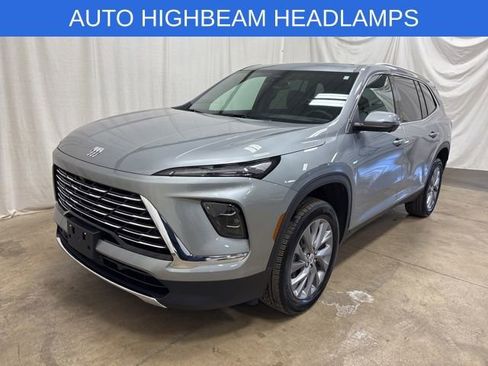 Used 2025 Buick Enclave Preferred image 8