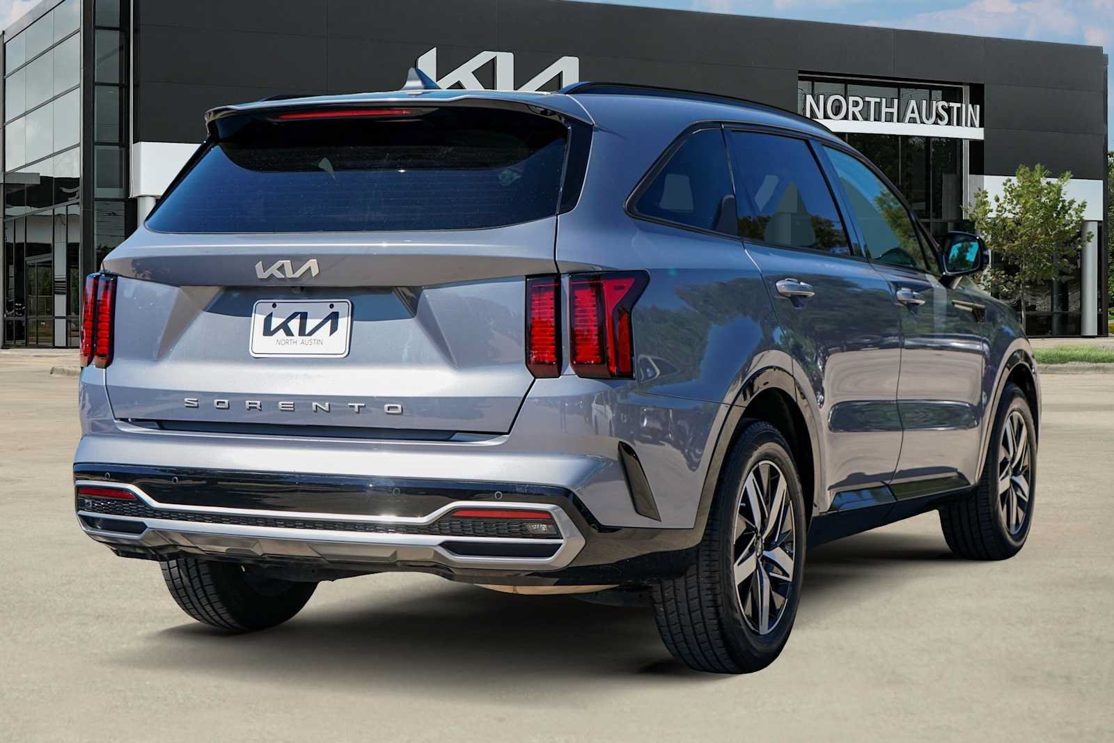 Used 2022 Kia Sorento S w/ Panoramic Sunroof Package FWD image 5