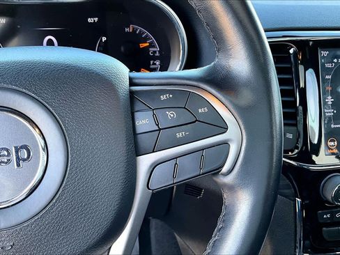 Used 2021 Jeep Grand Cherokee Laredo X image 21