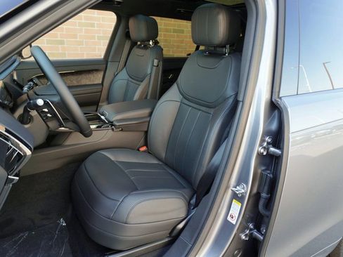 Used 2025 Land Rover Range Rover Sport Dynamic SE image 12