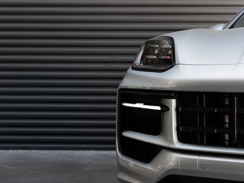 Certified 2026 Porsche Cayenne Coupe AWD/4WD image 41