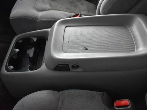 Used 2001 Chevrolet Suburban LS w/ LS Preferred Equipment Group AWD/4WD image 12