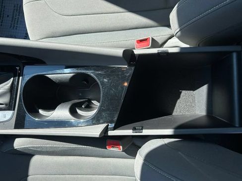 Certified 2025 Hyundai Elantra SEL FWD image 18