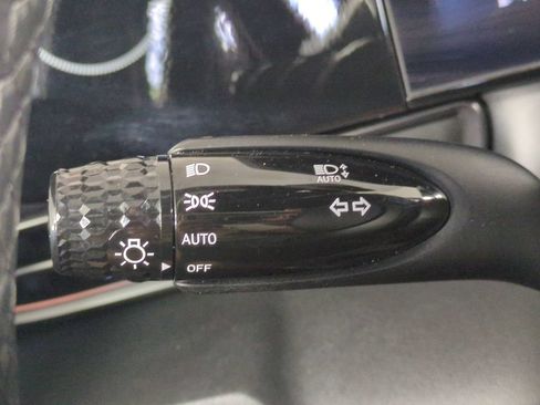 Used 2025 Hyundai Elantra SEL FWD image 28