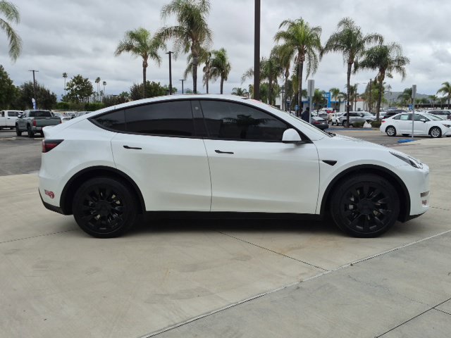Used 2023 Tesla Model Y Long Range AWD/4WD image 4