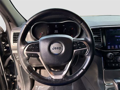 Used 2020 Jeep Grand Cherokee Altitude image 12
