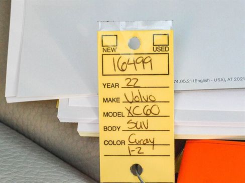 Used 2022 Volvo XC60 B5 Momentum w/ Advanced Package image 34