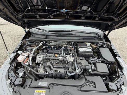 Used 2025 Toyota Corolla LE image 31