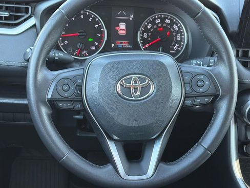 Certified 2022 Toyota RAV4 XLE Premium AWD/4WD image 11