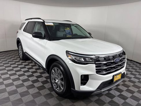Certified 2025 Ford Explorer Active w/ Active Comfort Package image 1