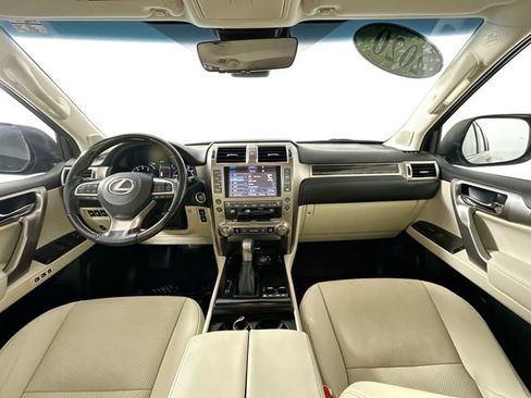 Used 2020 Lexus GX 460 Premium w/ Premium Package image 3