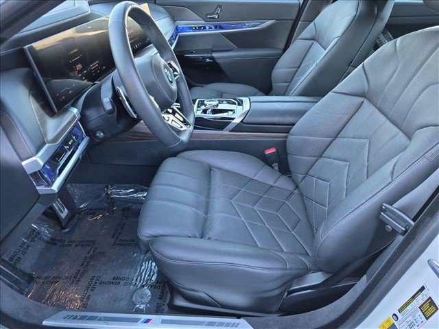 Certified 2025 BMW i7 xDrive60 AWD/4WD image 17