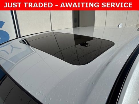 Used 2023 Honda CR-V EX image 4