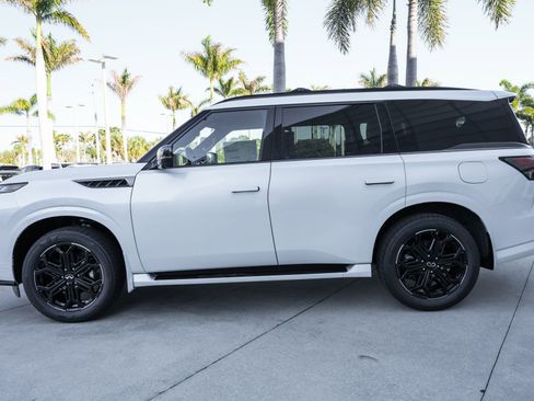 New 2026 INFINITI QX80 4WD w/ Sport Exterior Package image 21