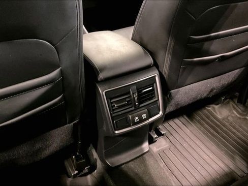 Used 2023 Subaru Forester Limited image 34