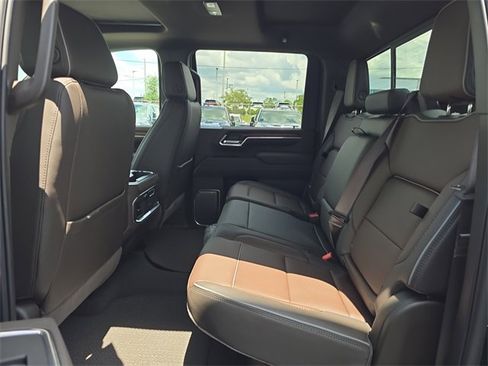 New 2025 GMC Sierra 2500 Denali w/ Denali Reserve Package image 17