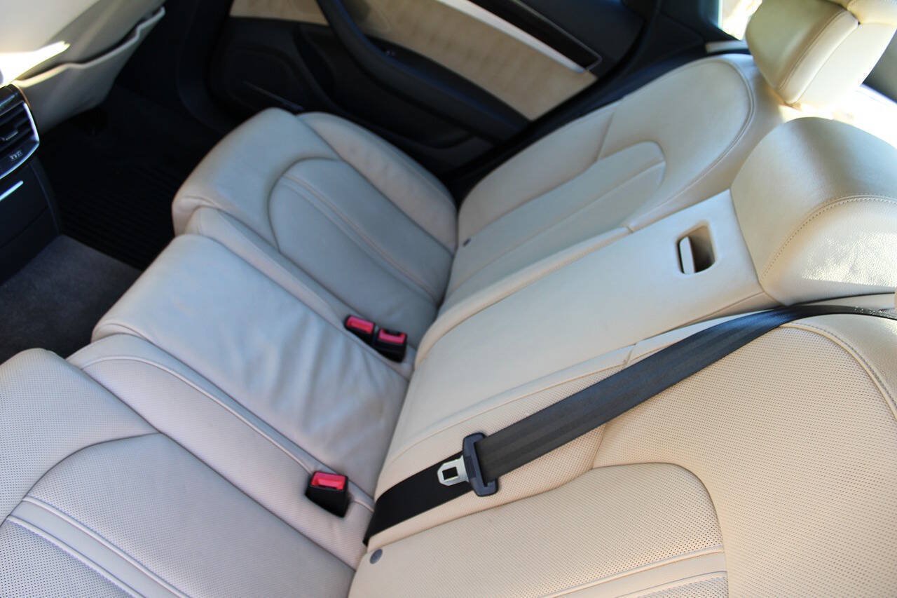 Used 2011 Audi A8 4.2 AWD/4WD image 37