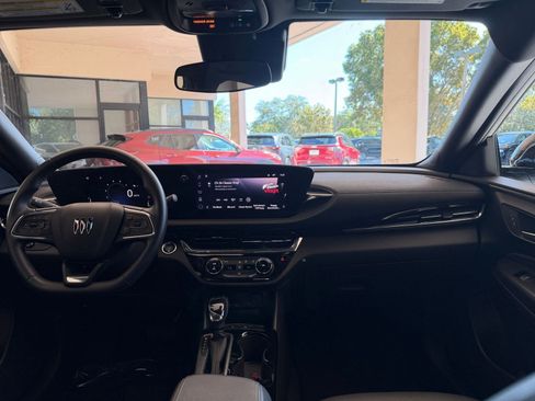 Used 2025 Buick Envista Sport Touring image 27