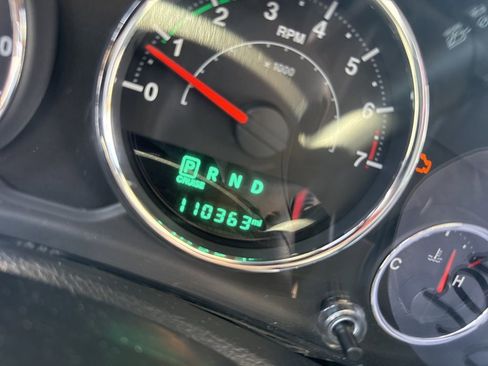 Used 2016 Jeep Wrangler Unlimited Sahara w/ Connectivity Group AWD/4WD image 1