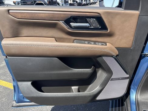 New 2026 GMC Yukon Denali Ultimate AWD/4WD image 15