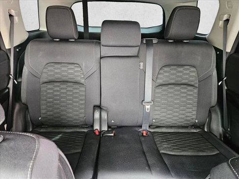 Used 2023 Nissan Pathfinder S image 17