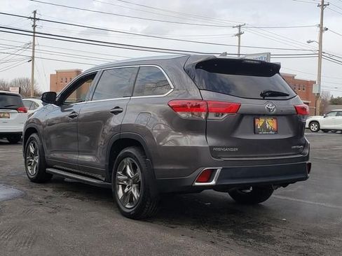 Used 2018 Toyota Highlander Limited Platinum image 6