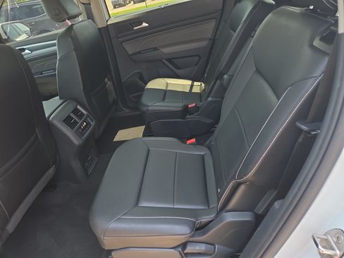 Used 2021 Volkswagen Atlas SEL R-Line AWD/4WD image 7