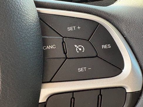 Certified 2021 Jeep Renegade Latitude FWD image 16